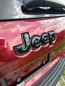 2019 Jeep Grand Cherokee Altitude   - Photo 12 - Greensburg, IN 47240-9353