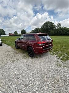 2019 Jeep Grand Cherokee Altitude   - Photo 8 - Greensburg, IN 47240-9353