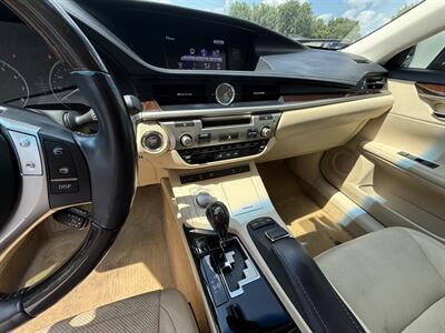 2014 Lexus ES 350   - Photo 23 - Greensburg, IN 47240-9353