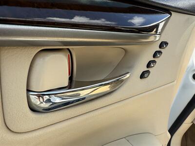 2014 Lexus ES 350   - Photo 24 - Greensburg, IN 47240-9353