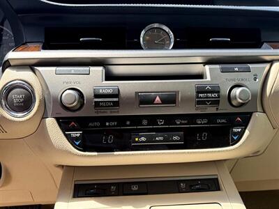 2014 Lexus ES 350   - Photo 16 - Greensburg, IN 47240-9353