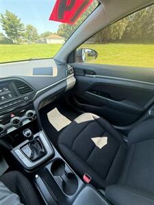 2019 Hyundai ELANTRA SEL   - Photo 22 - Greensburg, IN 47240-9353