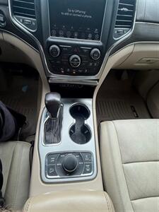 2018 Jeep Grand Cherokee Overland   - Photo 28 - Greensburg, IN 47240-9353