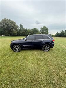 2018 Jeep Grand Cherokee Overland   - Photo 4 - Greensburg, IN 47240-9353