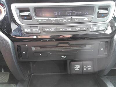 2020 Honda Pilot Touring w/Rear Captain's   - Photo 27 - Greensburg, IN 47240-9353