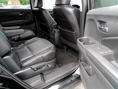 2020 Honda Pilot Touring w/Rear Captain's   - Photo 43 - Greensburg, IN 47240-9353