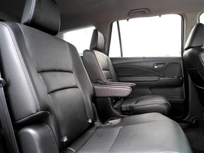 2020 Honda Pilot Touring w/Rear Captain's   - Photo 44 - Greensburg, IN 47240-9353