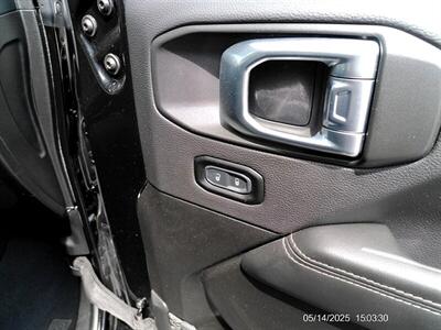 2024 Jeep Wrangler Sahara   - Photo 40 - Greensburg, IN 47240-9353
