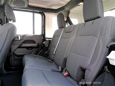 2024 Jeep Wrangler Sahara   - Photo 32 - Greensburg, IN 47240-9353