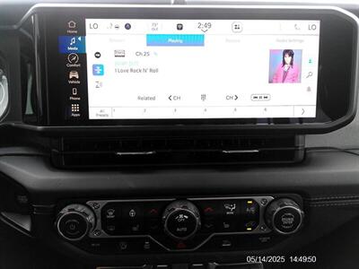 2024 Jeep Wrangler Sahara   - Photo 24 - Greensburg, IN 47240-9353
