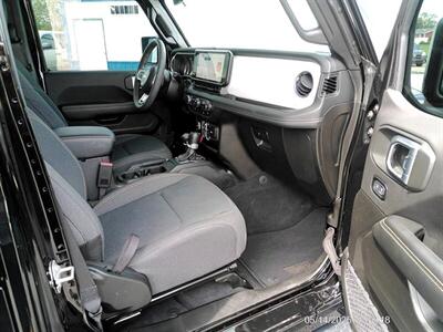 2024 Jeep Wrangler Sahara   - Photo 39 - Greensburg, IN 47240-9353