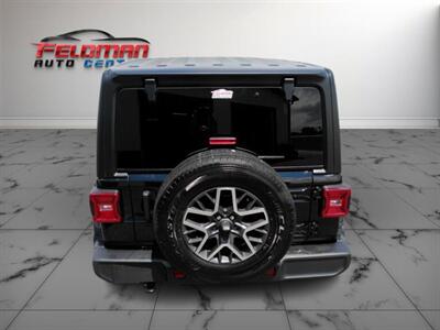 2024 Jeep Wrangler Sahara   - Photo 5 - Greensburg, IN 47240-9353