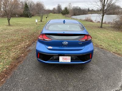 2018 Hyundai IONIQ Hybrid Blue   - Photo 4 - Greensburg, IN 47240-9353