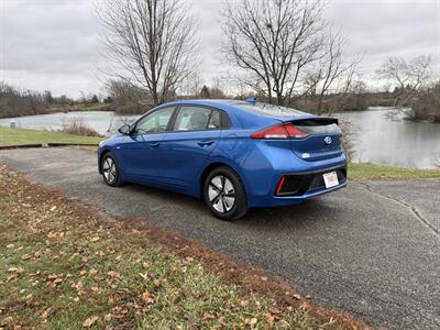 2018 Hyundai IONIQ Hybrid Blue   - Photo 3 - Greensburg, IN 47240-9353
