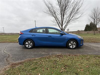 2018 Hyundai IONIQ Hybrid Blue   - Photo 6 - Greensburg, IN 47240-9353