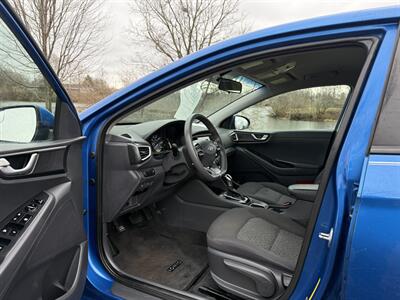 2018 Hyundai IONIQ Hybrid Blue   - Photo 9 - Greensburg, IN 47240-9353