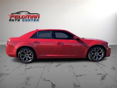 2015 Chrysler 300 S   - Photo 7 - Greensburg, IN 47240-9353