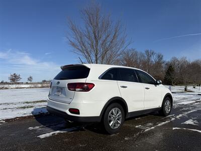 2019 Kia Sorento LX V6   - Photo 2 - Greensburg, IN 47240-9353