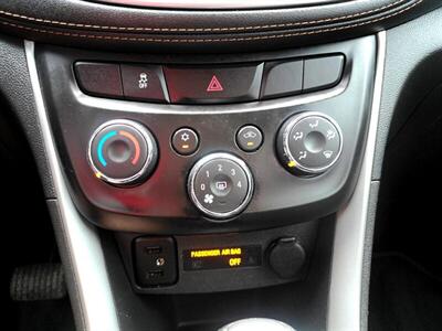 2020 Chevrolet Trax LT   - Photo 27 - Greensburg, IN 47240-9353