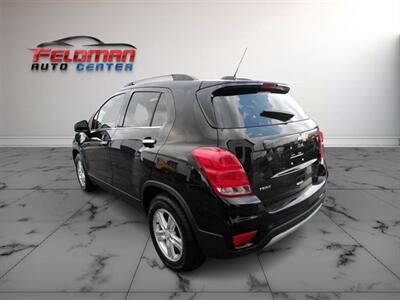 2020 Chevrolet Trax LT   - Photo 3 - Greensburg, IN 47240-9353