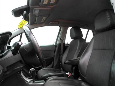 2020 Chevrolet Trax LT   - Photo 18 - Greensburg, IN 47240-9353