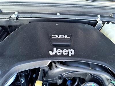 2021 Jeep Gladiator Overland   - Photo 29 - Greensburg, IN 47240-9353