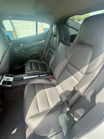 2015 Porsche Panamera 4S - Photo 16 - Greensburg, IN 47240-9353