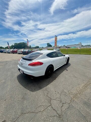 2015 Porsche Panamera 4S - Photo 14 - Greensburg, IN 47240-9353