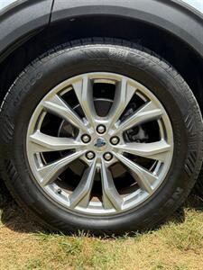 2020 Ford Explorer XLT - Photo 5 - Greensburg, IN 47240-9353