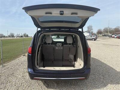 2017 Chrysler Pacifica Touring L Plus - Photo 14 - Greensburg, IN 47240-9353