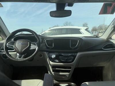2017 Chrysler Pacifica Touring L Plus - Photo 12 - Greensburg, IN 47240-9353