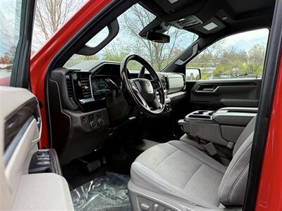 2023 Chevrolet Silverado 1500 LT   - Photo 11 - Greensburg, IN 47240-9353