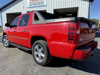 2011 Chevrolet Avalanche LTZ - Photo 3 - Greensburg, IN 47240-9353
