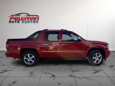 2011 Chevrolet Avalanche LTZ   - Photo 8 - Greensburg, IN 47240-9353