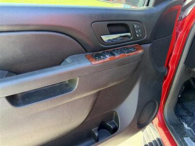 2011 Chevrolet Avalanche LTZ   - Photo 15 - Greensburg, IN 47240-9353