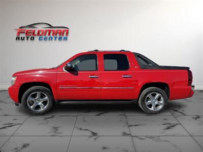 2011 Chevrolet Avalanche LTZ   - Photo 2 - Greensburg, IN 47240-9353