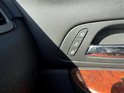 2011 Chevrolet Avalanche LTZ   - Photo 31 - Greensburg, IN 47240-9353