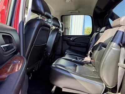 2011 Chevrolet Avalanche LTZ   - Photo 32 - Greensburg, IN 47240-9353