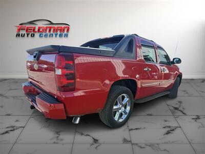 2011 Chevrolet Avalanche LTZ   - Photo 7 - Greensburg, IN 47240-9353
