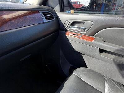 2011 Chevrolet Avalanche LTZ   - Photo 24 - Greensburg, IN 47240-9353