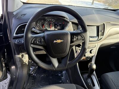 2020 Chevrolet Trax LS - Photo 9 - Greensburg, IN 47240-9353