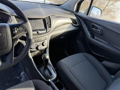 2020 Chevrolet Trax LS - Photo 18 - Greensburg, IN 47240-9353