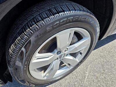 2018 Audi Q5 2.0T quattro Premium   - Photo 6 - Greensburg, IN 47240-9353