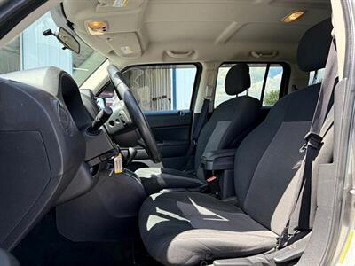 2013 Jeep Patriot Latitude   - Photo 16 - Greensburg, IN 47240-9353