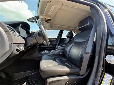 2018 Chrysler 300 Touring L   - Photo 21 - Greensburg, IN 47240-9353