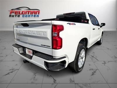 2022 Chevrolet Silverado 1500 Limited Custom   - Photo 5 - Greensburg, IN 47240-9353