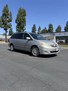 2008 Toyota Sienna XLE - Photo 2 - Riverside, CA 92505