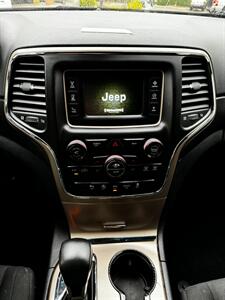 2017 Jeep Grand Cherokee Laredo   - Photo 9 - Riverside, CA 92505