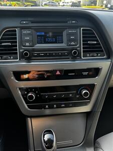 2015 Hyundai SONATA SE   - Photo 9 - Anaheim, CA 92805