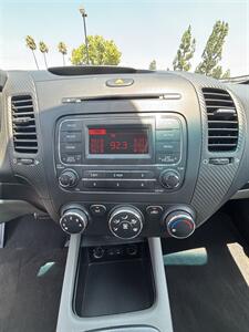 2015 Kia Forte5 EX   - Photo 11 - Riverside, CA 92505